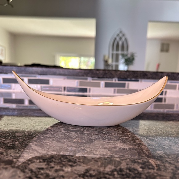 Gondola Boat Shaped LENOX China Dish Olympia Ivory w Gold Trim - Picture 1 of 4